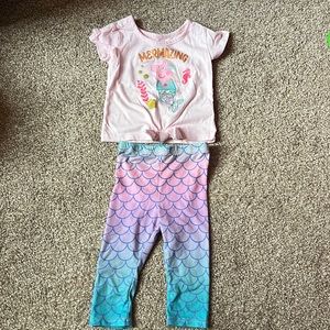 Peppa Pig cropped leggings with matching top size 24 moths but would fit 18m